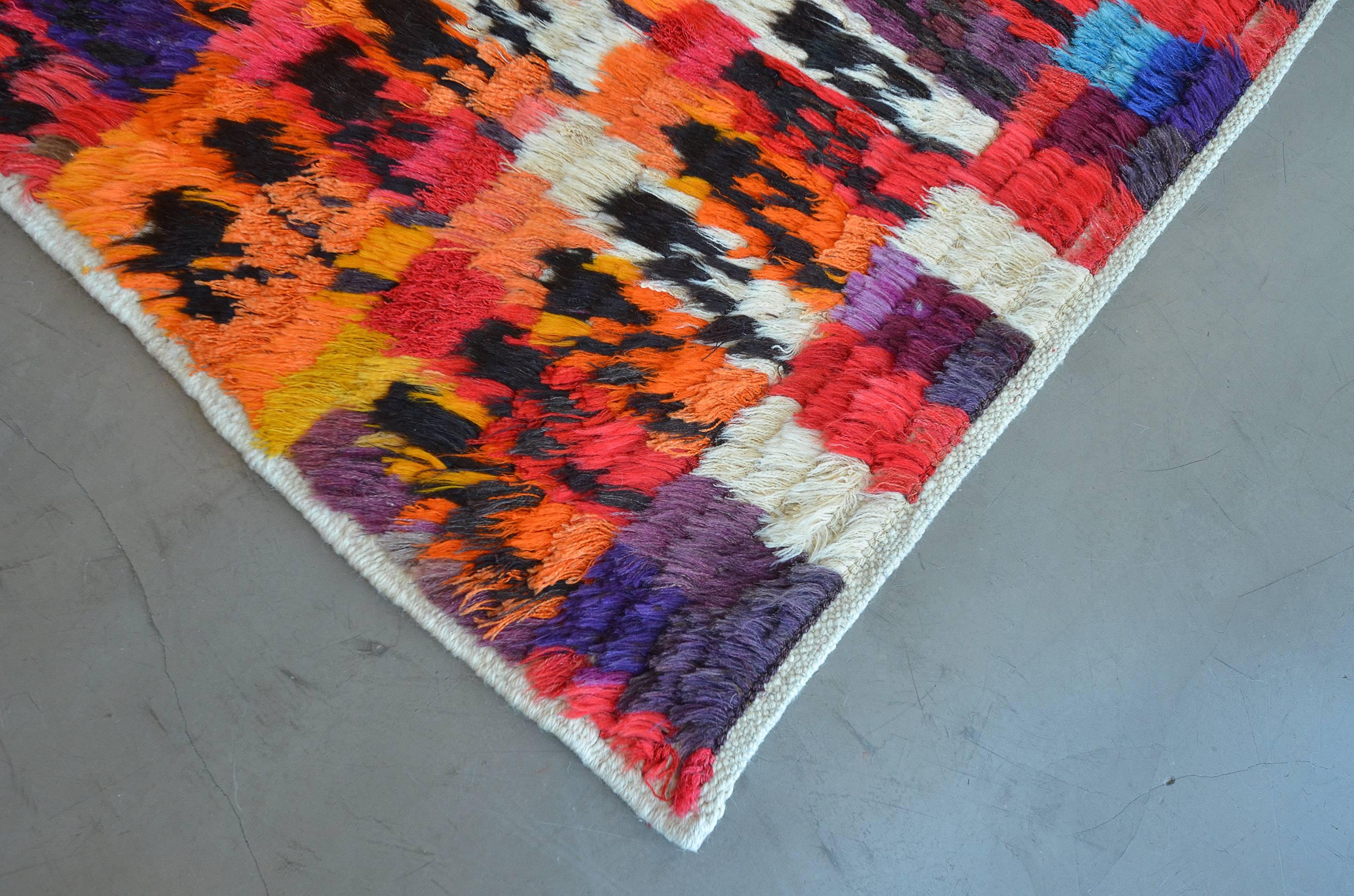 Hand-Knotted Colorful Wool Deep-Pile Vintage Turkish Deco Rug For Sale