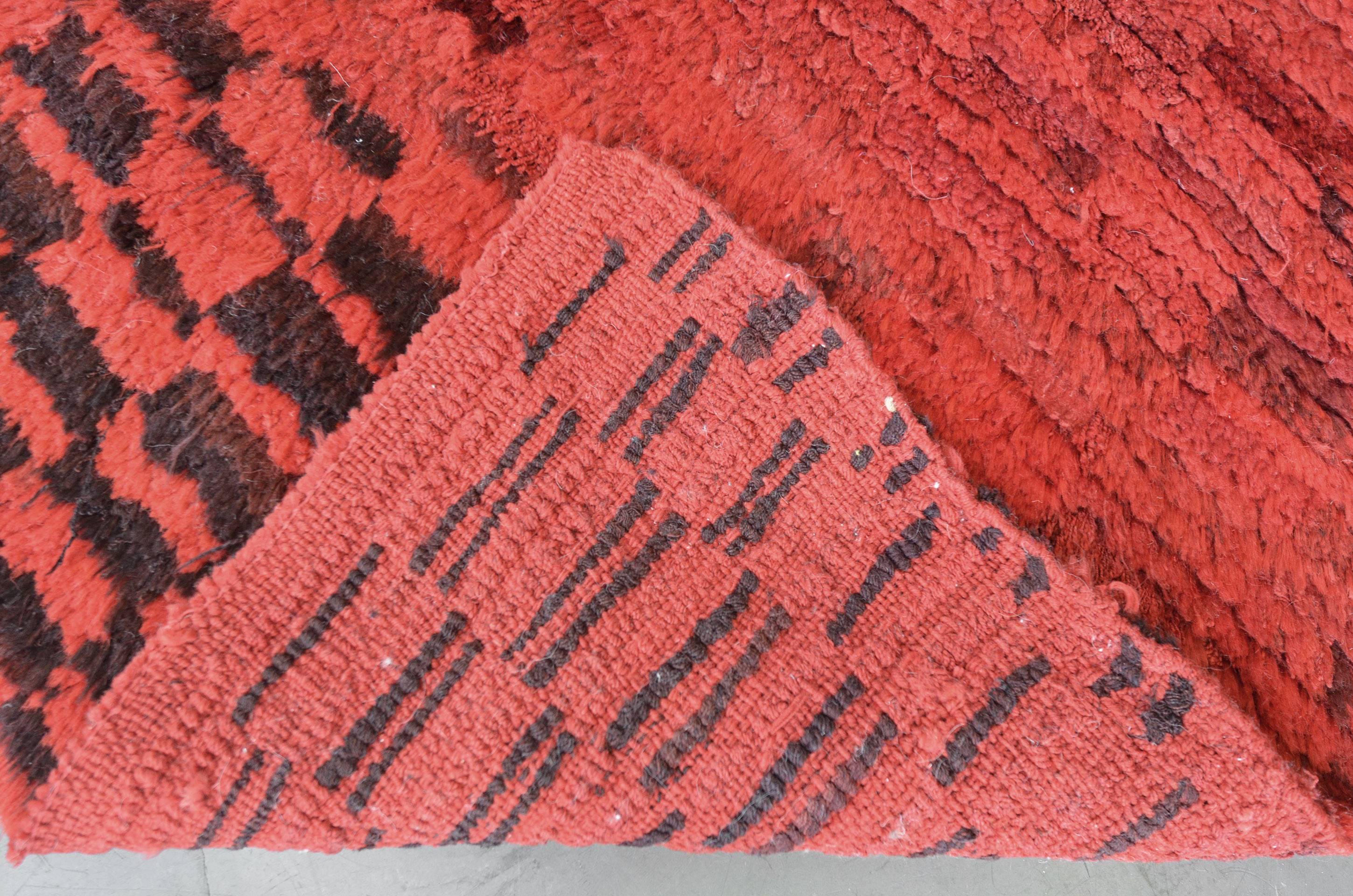 20th Century Handwoven Wool Red Vintage Turkish Rug from the 70s For Sale