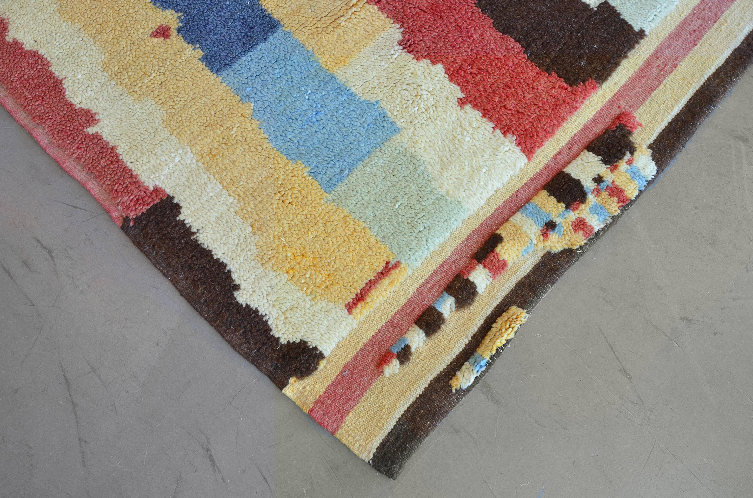 Vintage Moroccan Rug In Excellent Condition For Sale In West Hollywood, CA