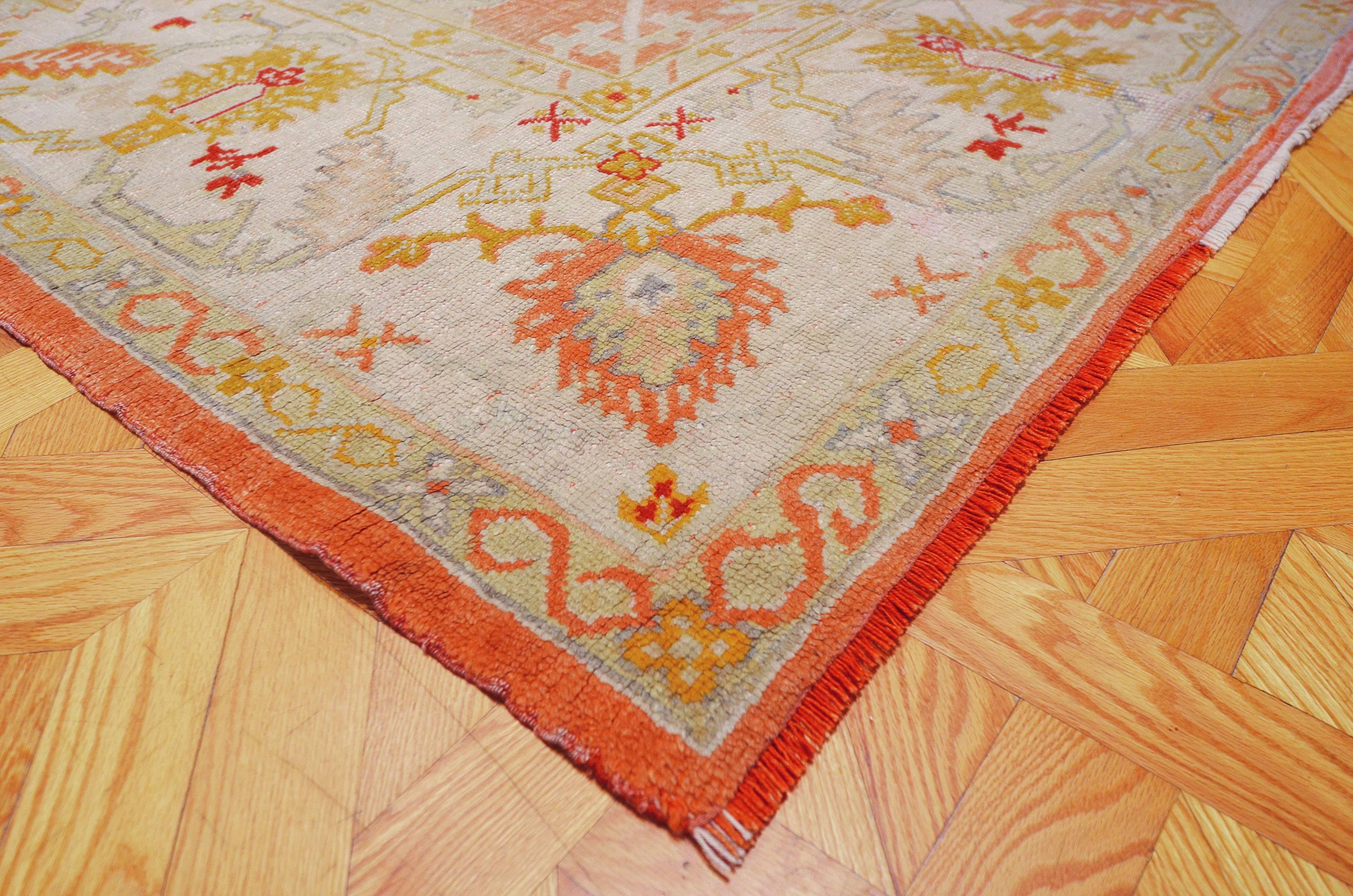 Late 19th Century Hand-Woven Oushak Wool Rug from West Anatolia In Good Condition For Sale In West Hollywood, CA
