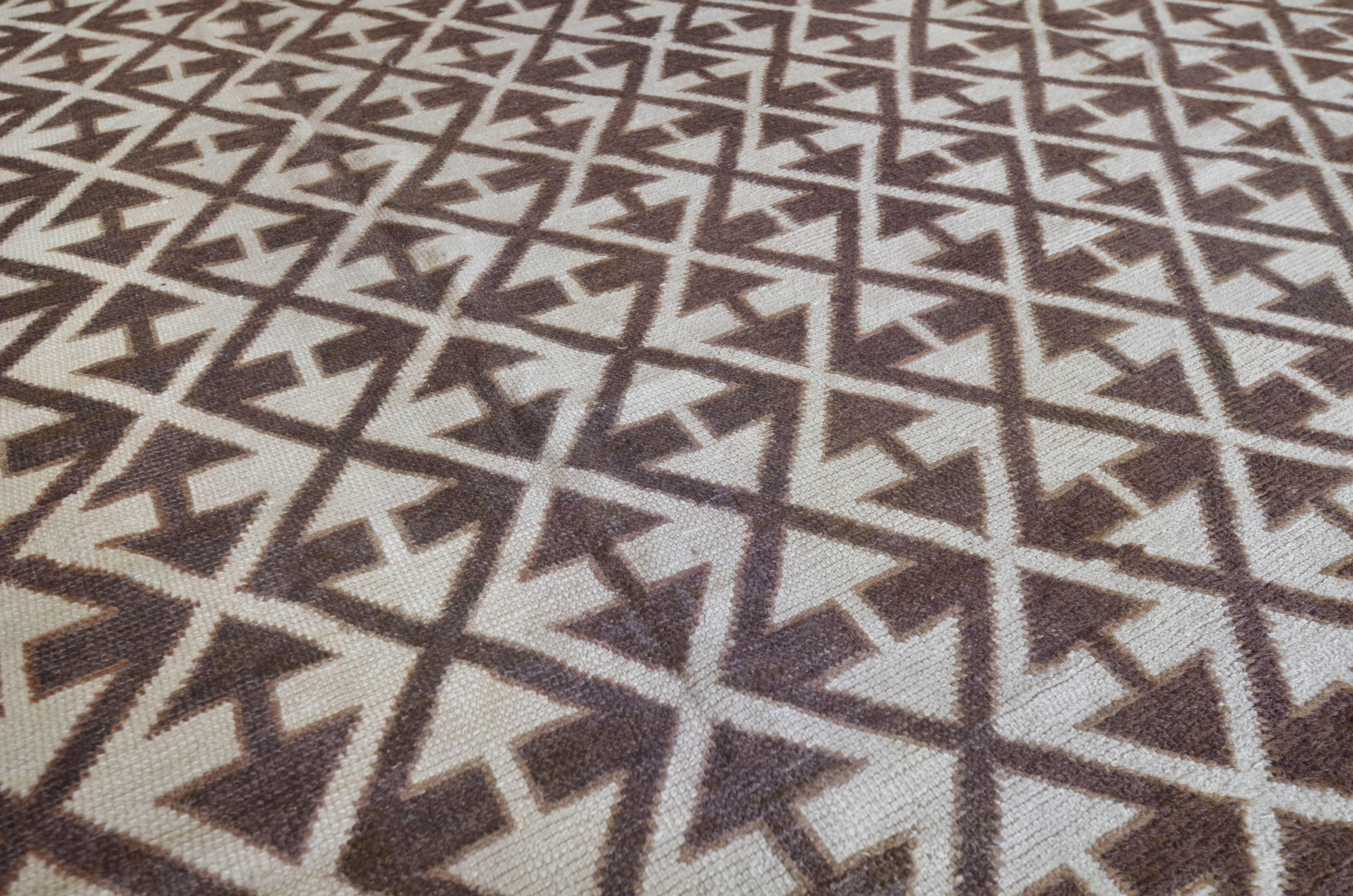 Marokkanischer Teppich aus handgewebter Wolle, frühes 20. (Handgewebt) im Angebot