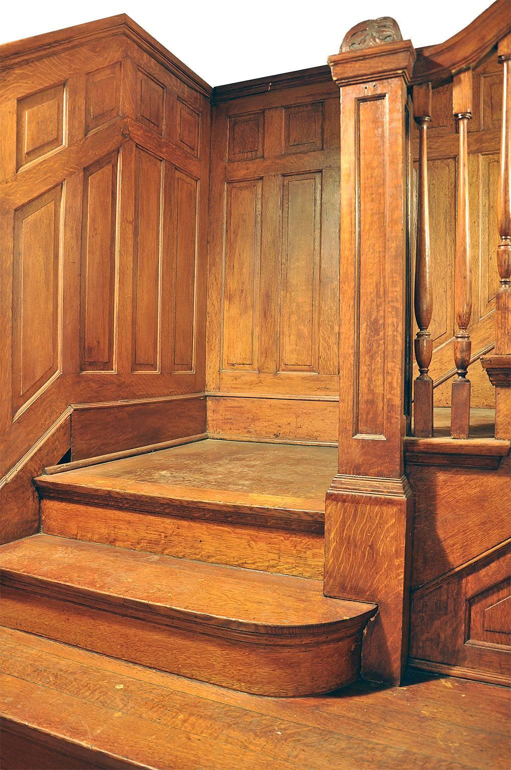 Escalier victorien en chêne équarri:: vers 1895 Excellent état à Minneapolis, MN