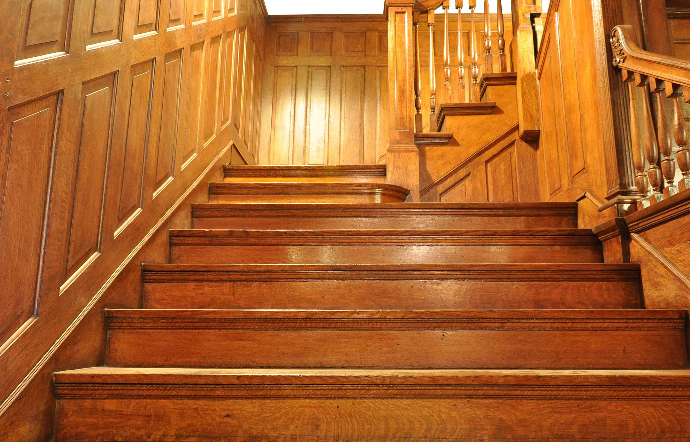 Début de l'époque victorienne Escalier victorien en chêne équarri:: vers 1895