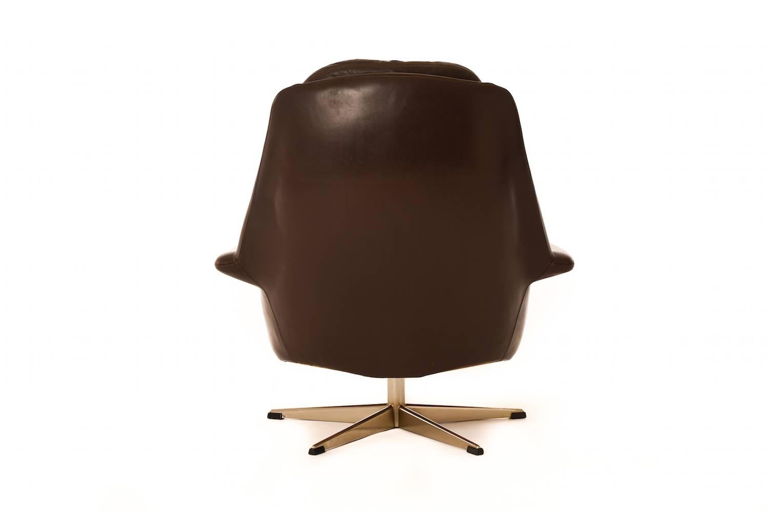 Scandinavian Modern Danish Modern Tufted Leather Chair