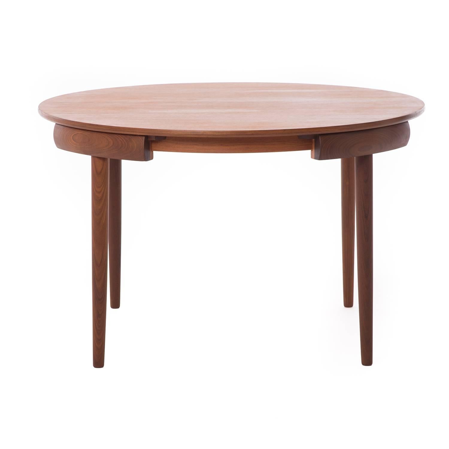 roundette dining set