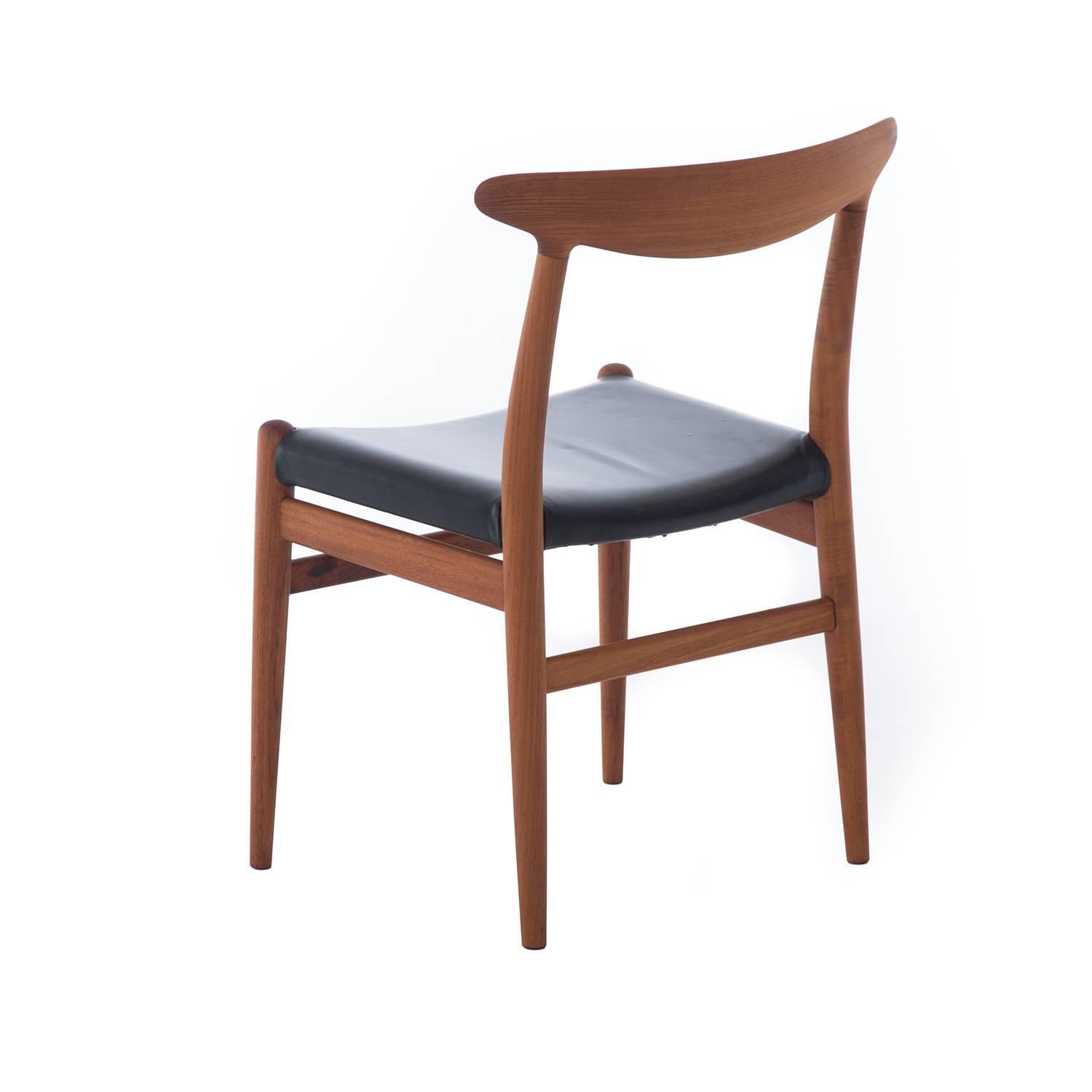 Danish Modern Dining Chair Set In Excellent Condition In Minneapolis, MN