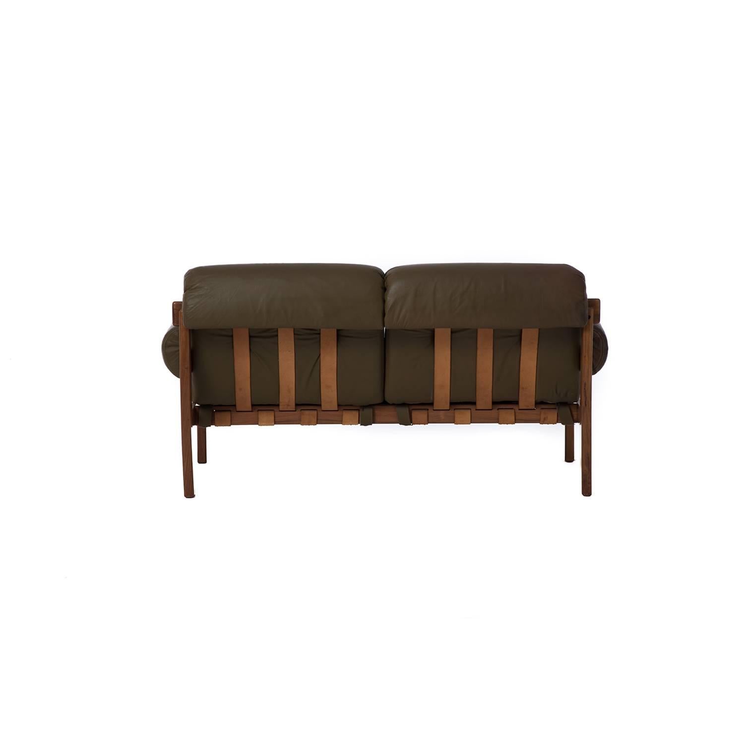 1970s Modern Brazilian Leather Settee In Excellent Condition In Minneapolis, MN