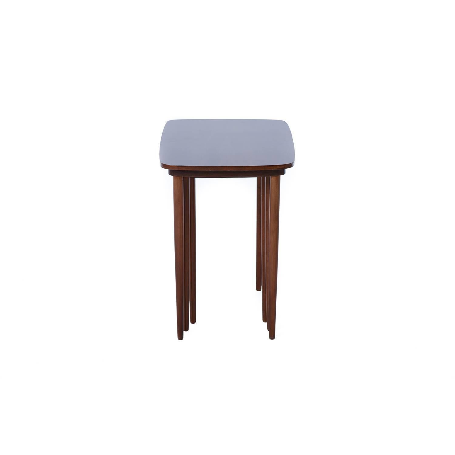 Danish Modern Mahogany Nesting Tables In Excellent Condition In Minneapolis, MN