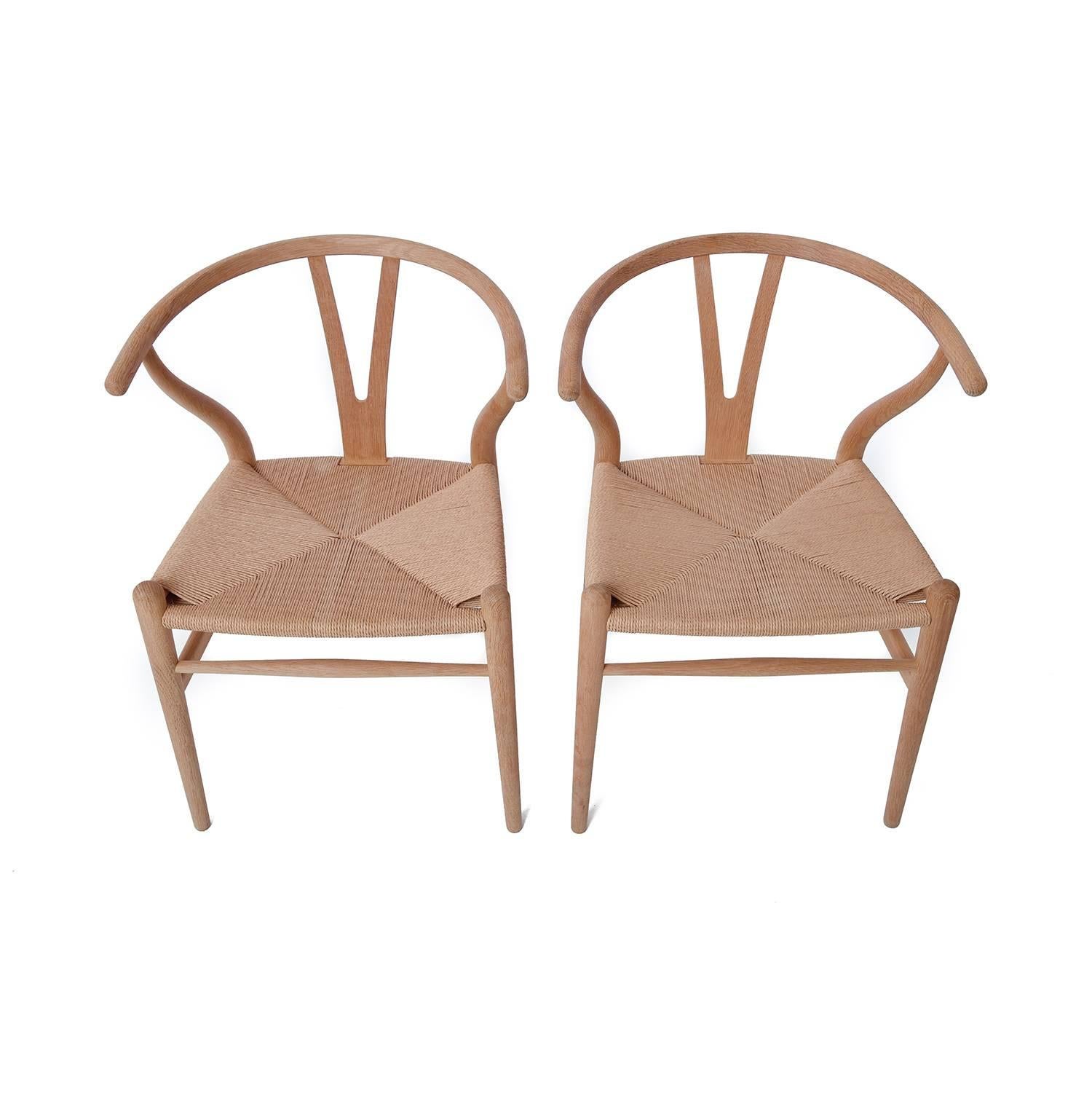 Hand-Woven Danish Modern Wishbone Chairs CH24 in Oak