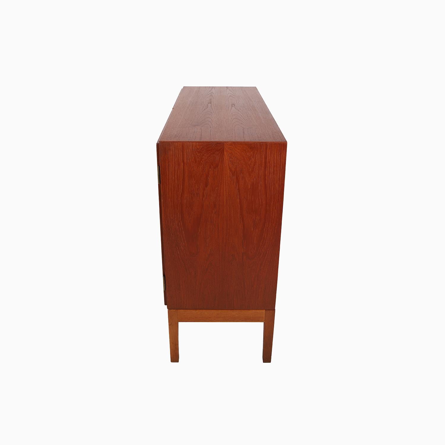 Scandinavian Modern Teak Console Cabinet by Borge Mogensen For Sale 1