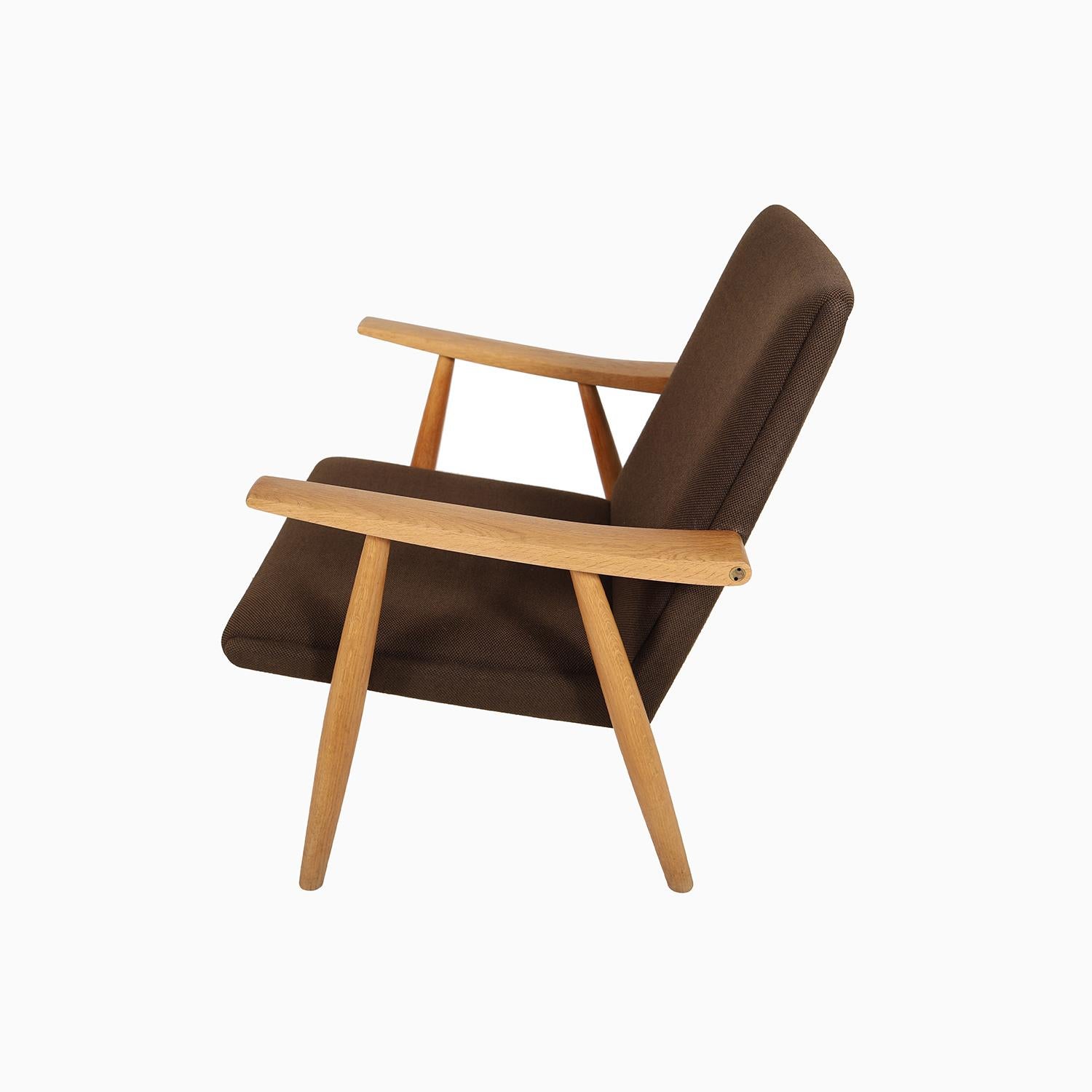 Danese Salotto The Modern Scandinavian di Hans J. Wegner in vendita