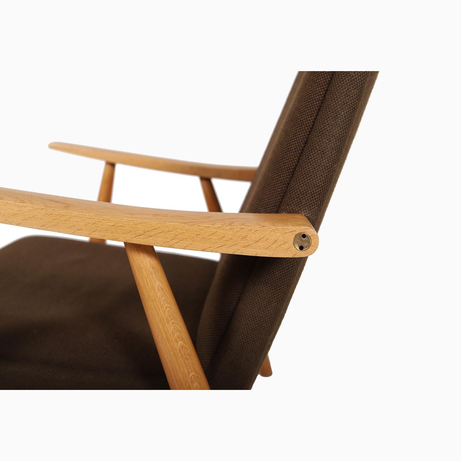 A olio Salotto The Modern Scandinavian di Hans J. Wegner in vendita