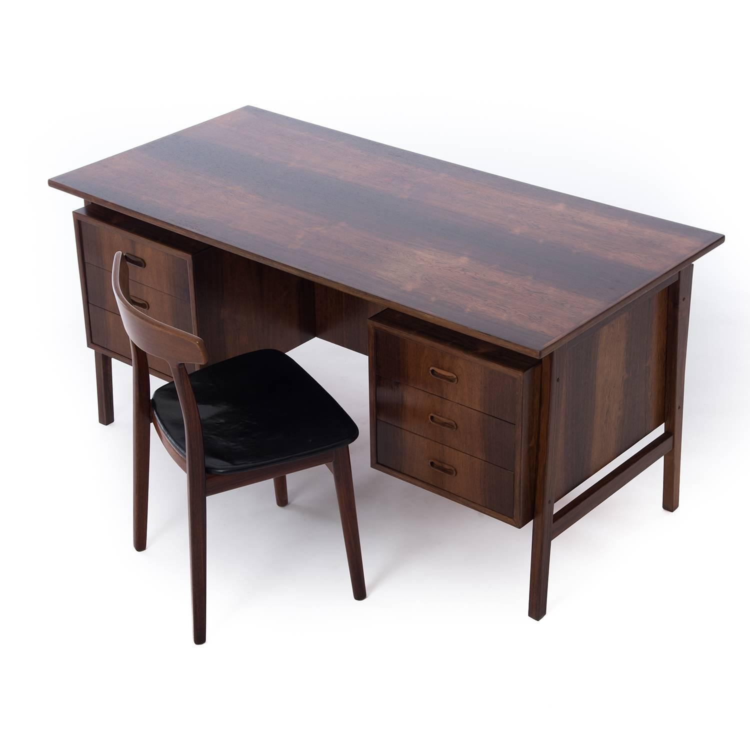 Danish Modern Desk In Excellent Condition In Minneapolis, MN