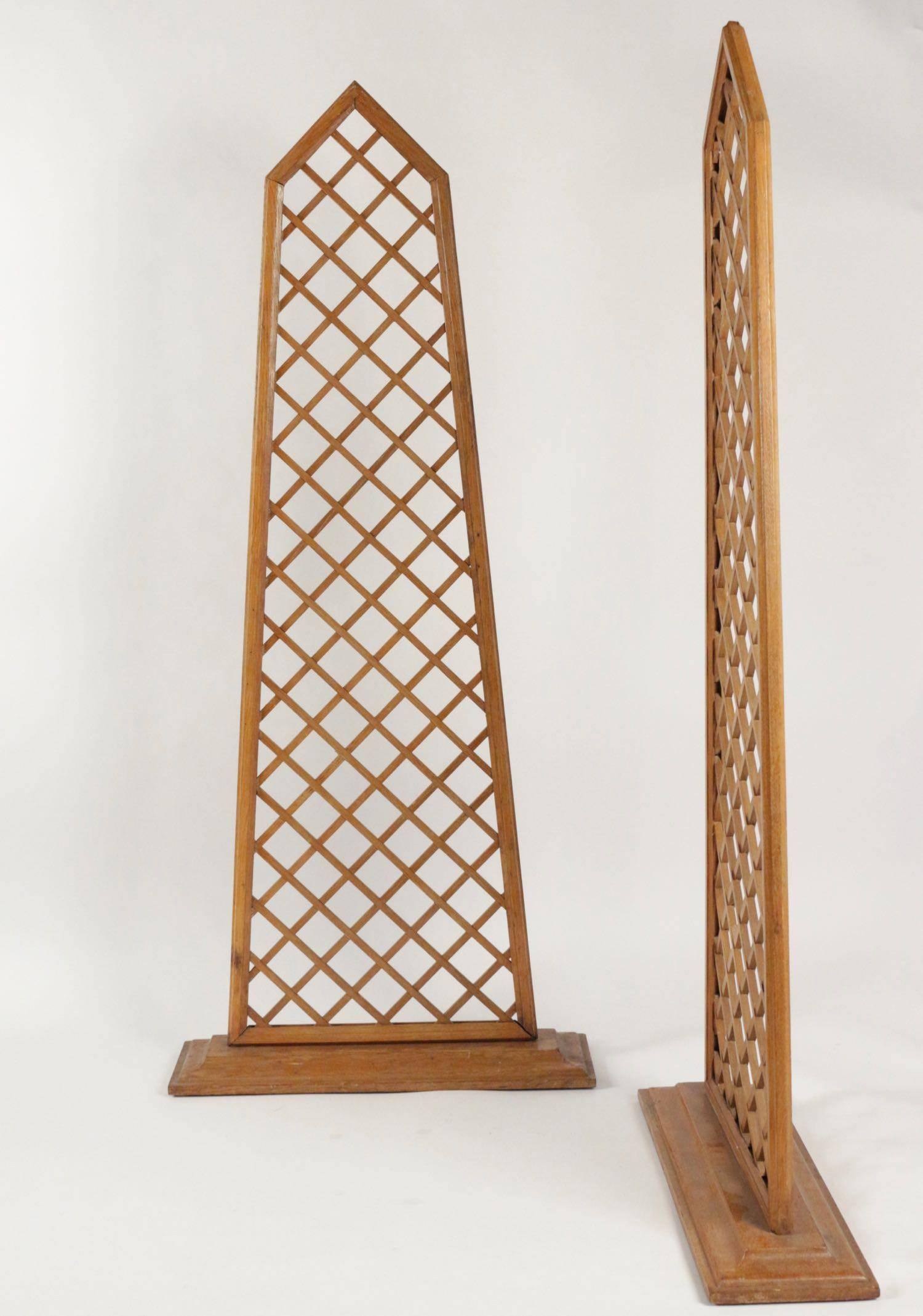 Pair of wall screens in wood, circa 1970-1980 from Maison Siegel. Measures: Height 110 x wide 47 x 14m deep.
 