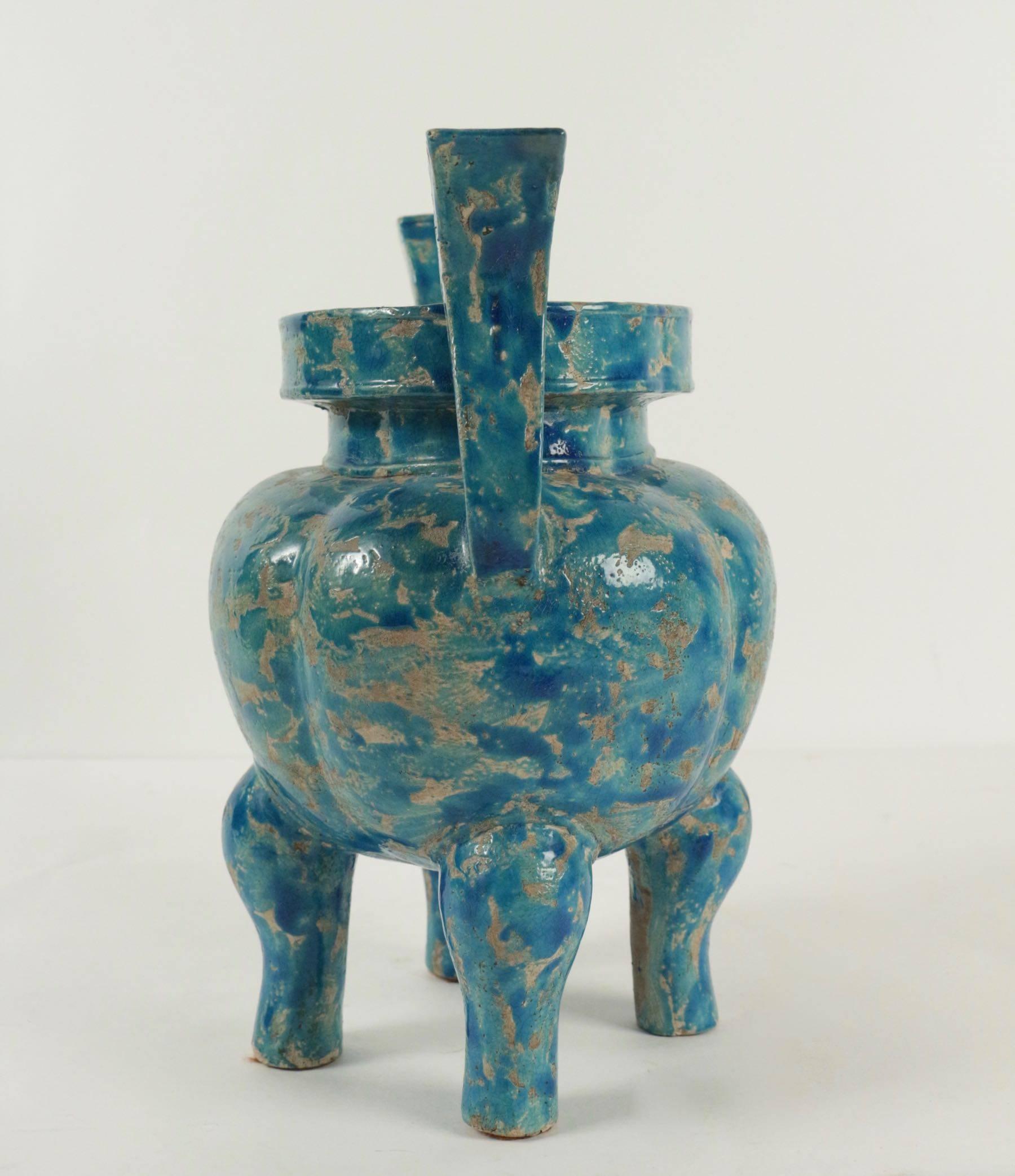 Chinese vase from the 20th century in ceramic.
 
