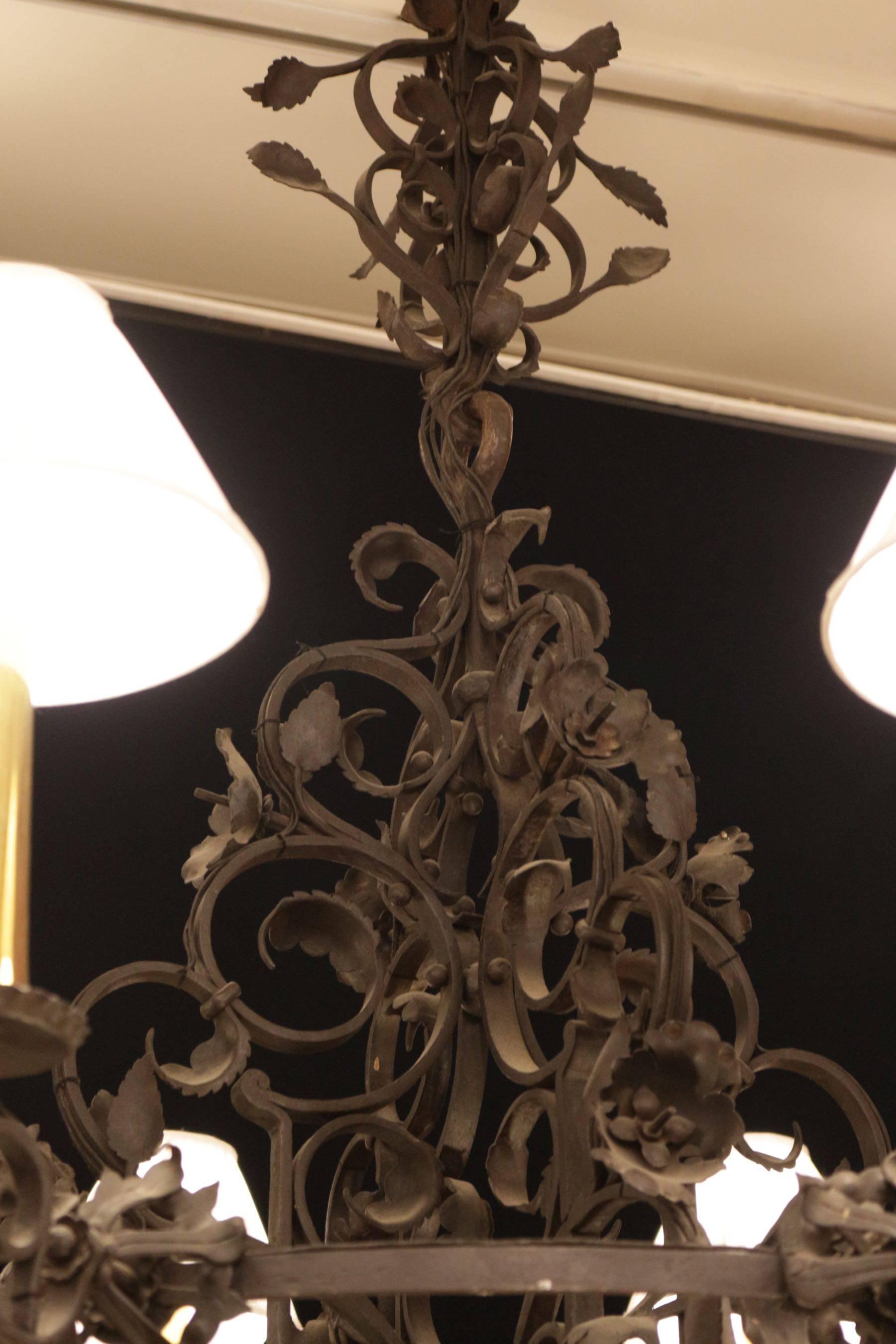 Paire of Important Lustres in Wrought Iron from the End of the 19th Century In Excellent Condition In Saint-Ouen, FR
