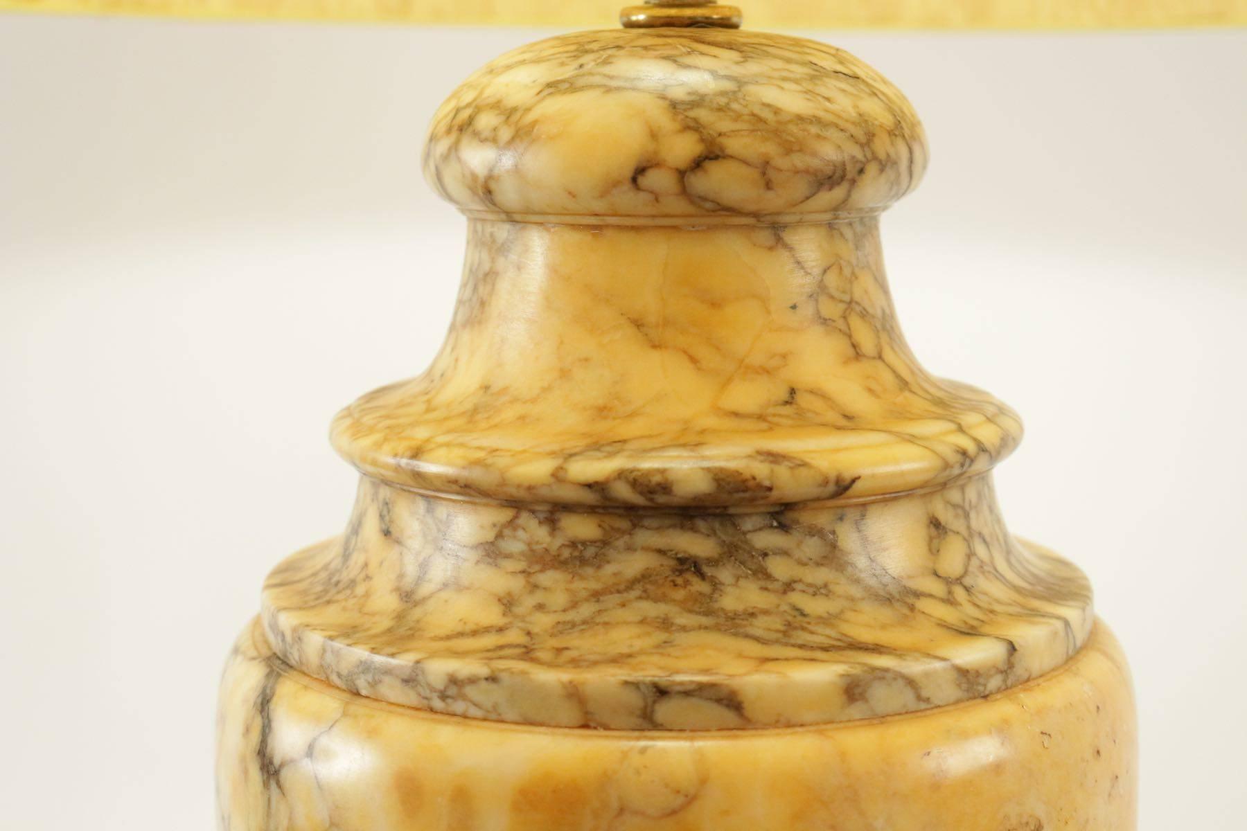 Important Alabaster Lampe Illuminated in the Interior and Exterior In Excellent Condition In Saint-Ouen, FR