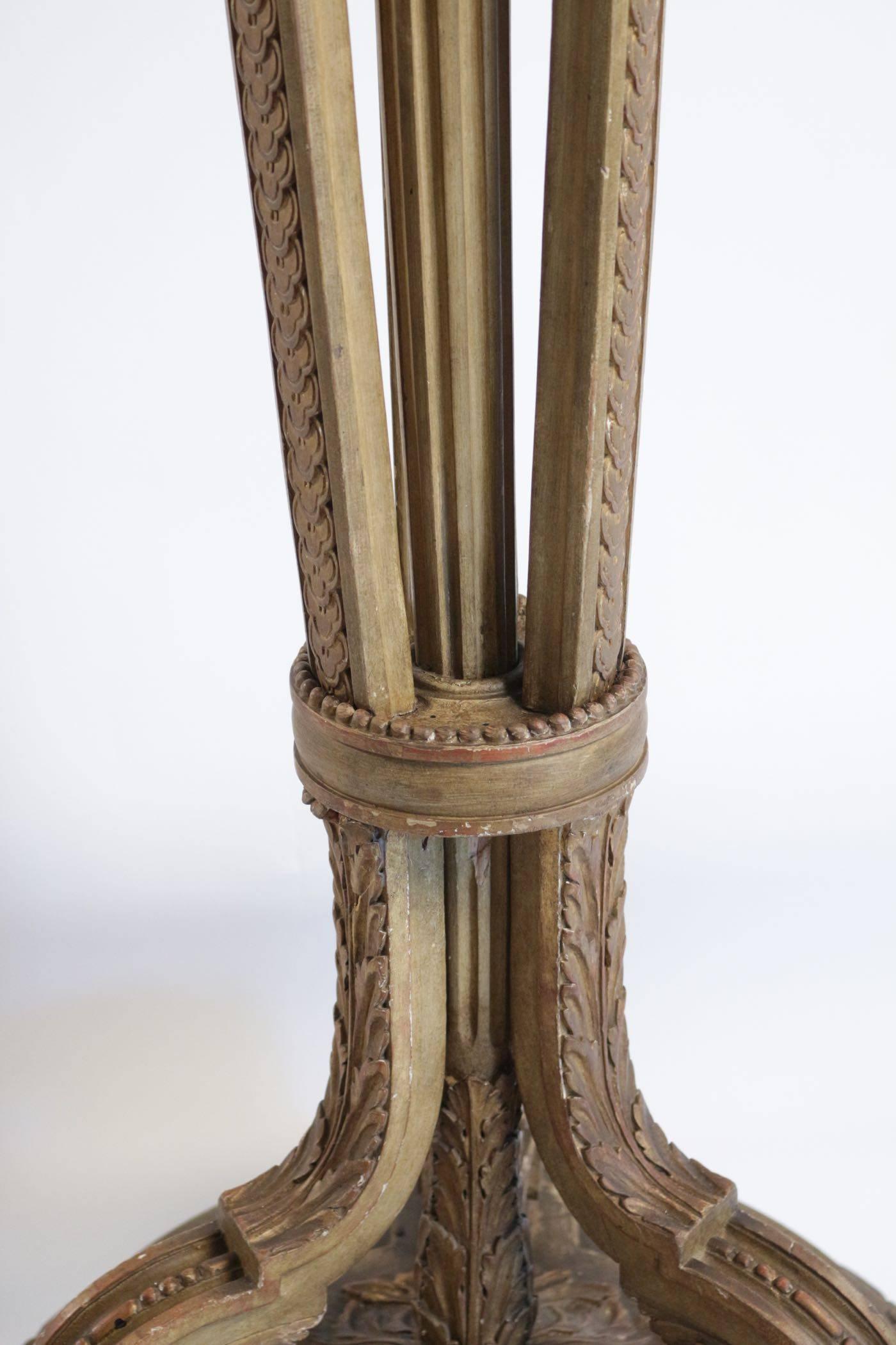 Doré Stand de présentation de la Steele, Wood Wood sculpté, doré et peint, 19e siècle en vente
