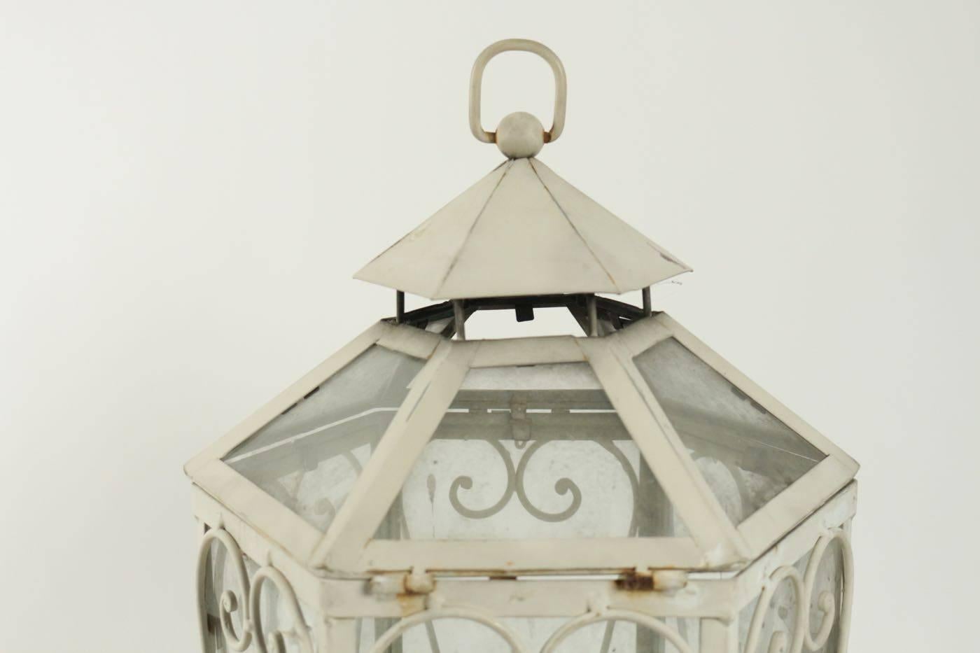 Schmiedeeisernes Windlicht in Form eines Miniatur-Gewächshauses (Romantik) im Angebot