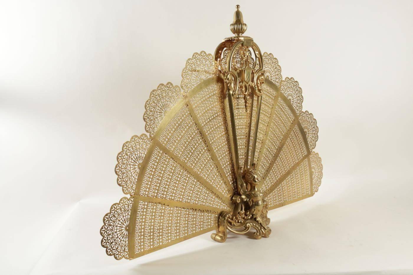 19th Century Beautiful Fire Place Fan in Gold Gilt Bronze