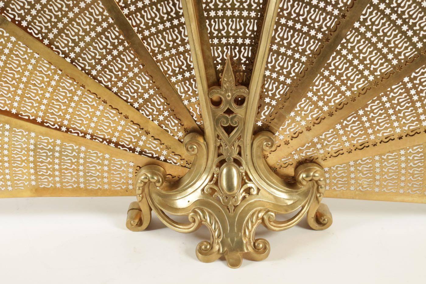 Beautiful Fire Place Fan in Gold Gilt Bronze 2