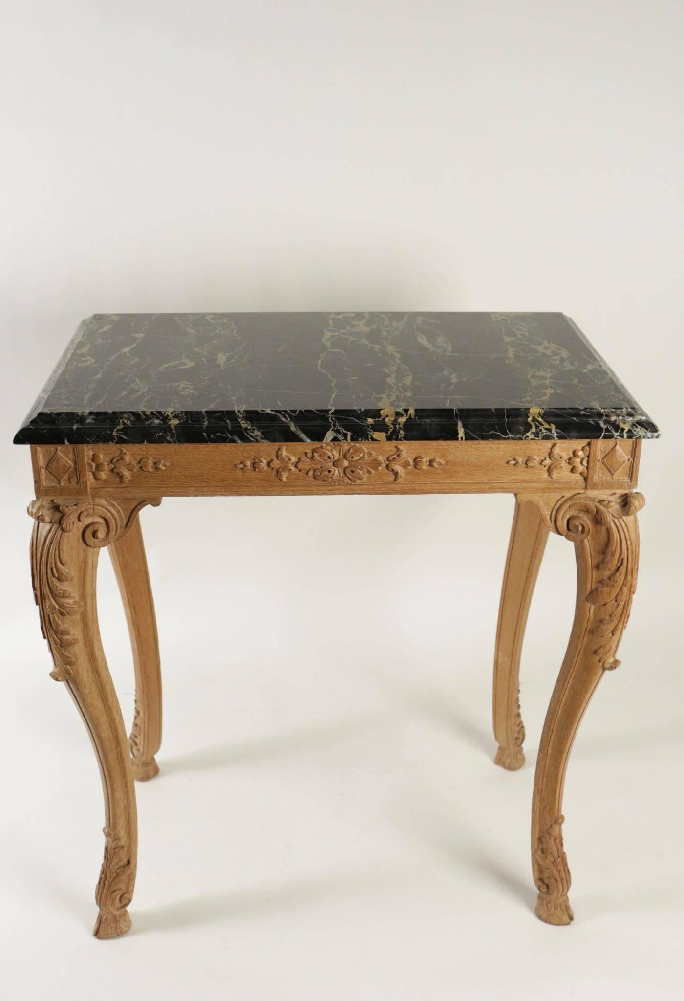 Mid-20th Century Oak Hand-Carved Gueridon Table in the Style of Louis XV
