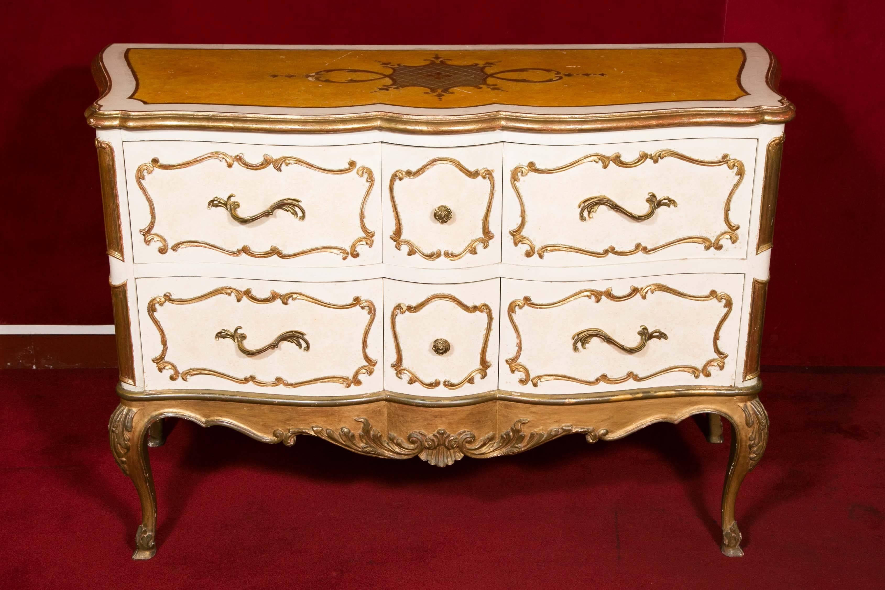 Beautiful Italian Commode from the 1950s, Painted and Gilded, very Well-Made.