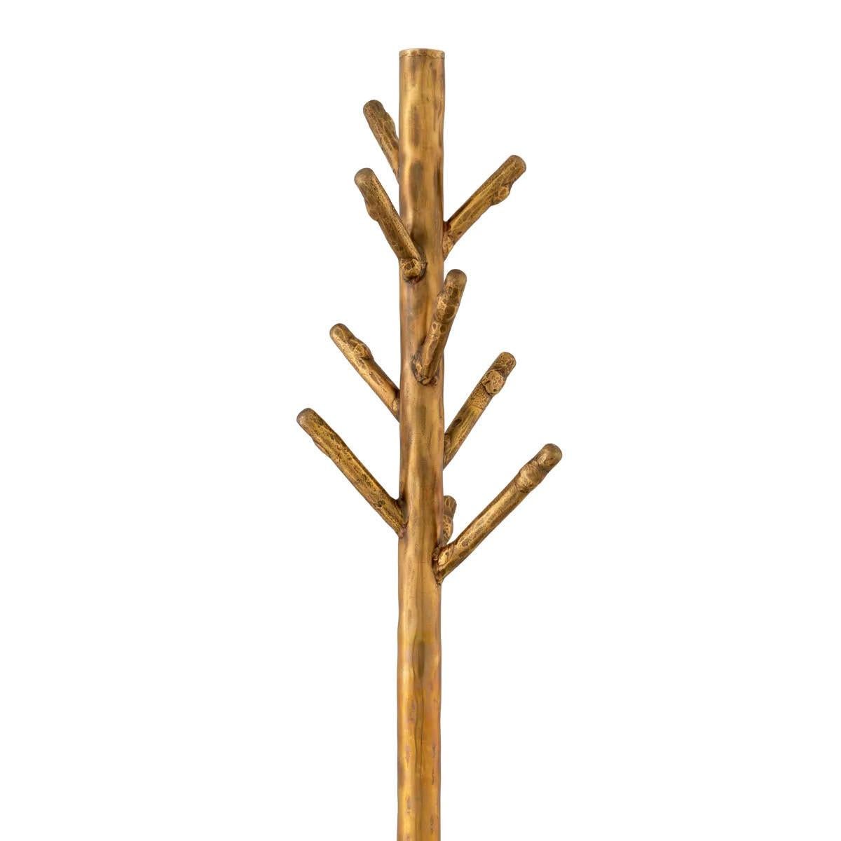 Coppia di appendiabiti in ottone patinato con base in marmo nero

Questo appendiabiti combina armoniosamente funzionalità e lusso senza tempo.
Con la sua finitura in ottone patinato e la base in marmo nero dalla forma organica che mette in mostra la