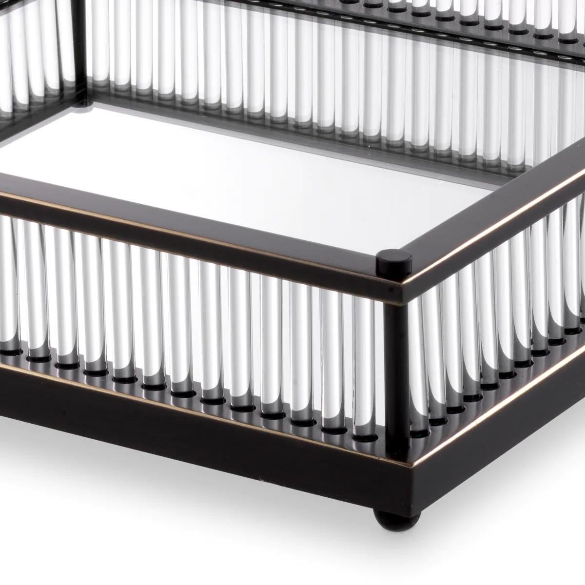 Paar quadratische Tabletts, Patina aus Bronze, Spiegel und Klarglas. (Moderne) im Angebot