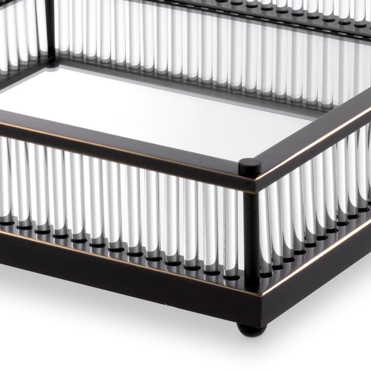 Paar quadratische Tabletts, Patina aus Bronze, Spiegel und Klarglas. (Patiniert) im Angebot