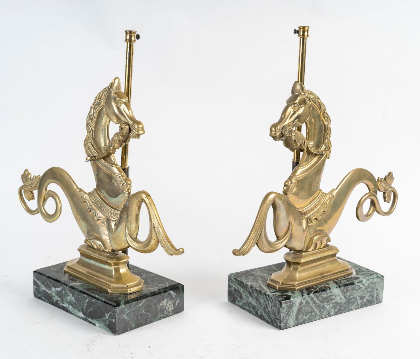 Coppia di basi per lampade in marmo e bronzo, XX secolo. in vendita 1