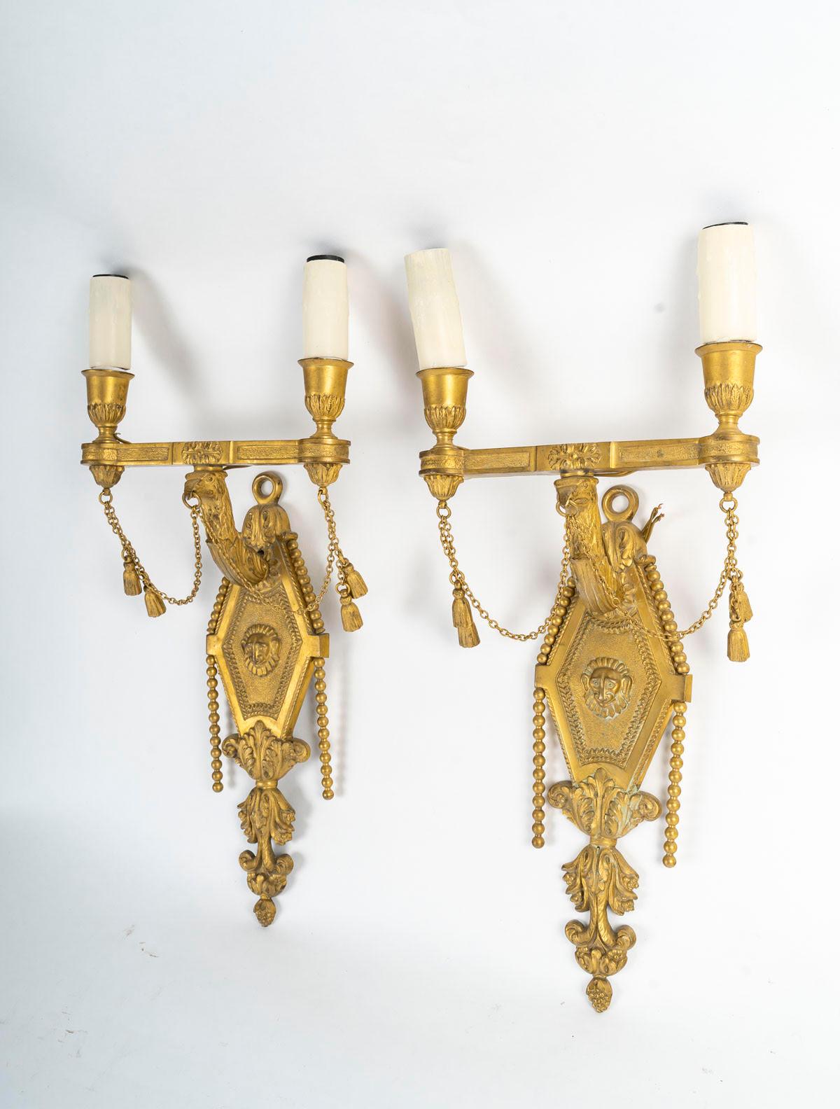 Pareja de Apliques de Bronce Dorado Estilo Imperio, Siglo XIX. en venta 2