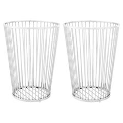 Set di due cestini per asciugamani, acciaio inox lucido.
