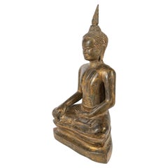 Sitzender Buddha aus Bronze, mit Spuren alter Vergoldung, 18. oder 19. Jahrhundert.