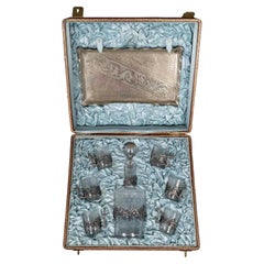 Juego de licores, en su caja original de Baccarat del siglo XIX, de la época de Napoleón III