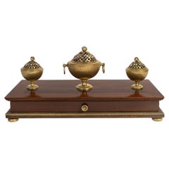 Encrier en acajou et bronze doré, XIXe siècle, époque Napoléon III.