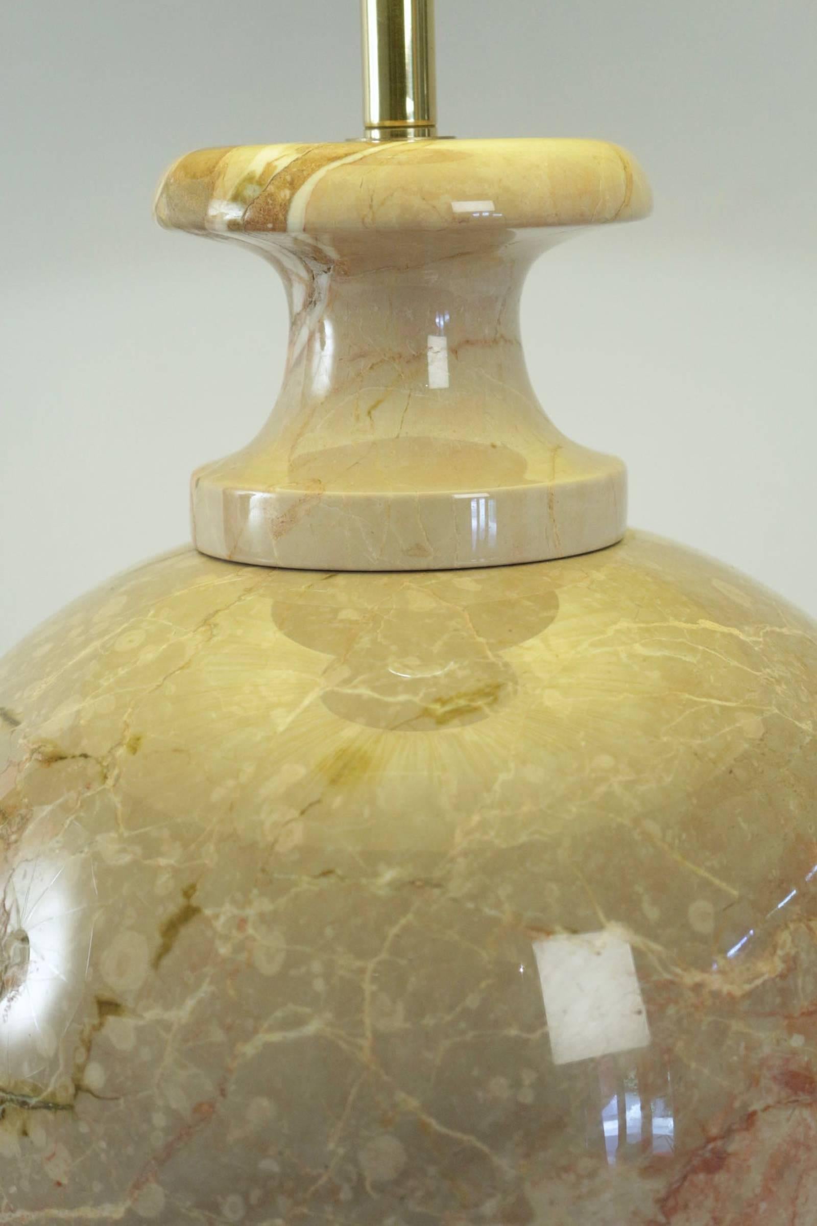 Louis XV Lampe en marbre du XXe siècle en vente