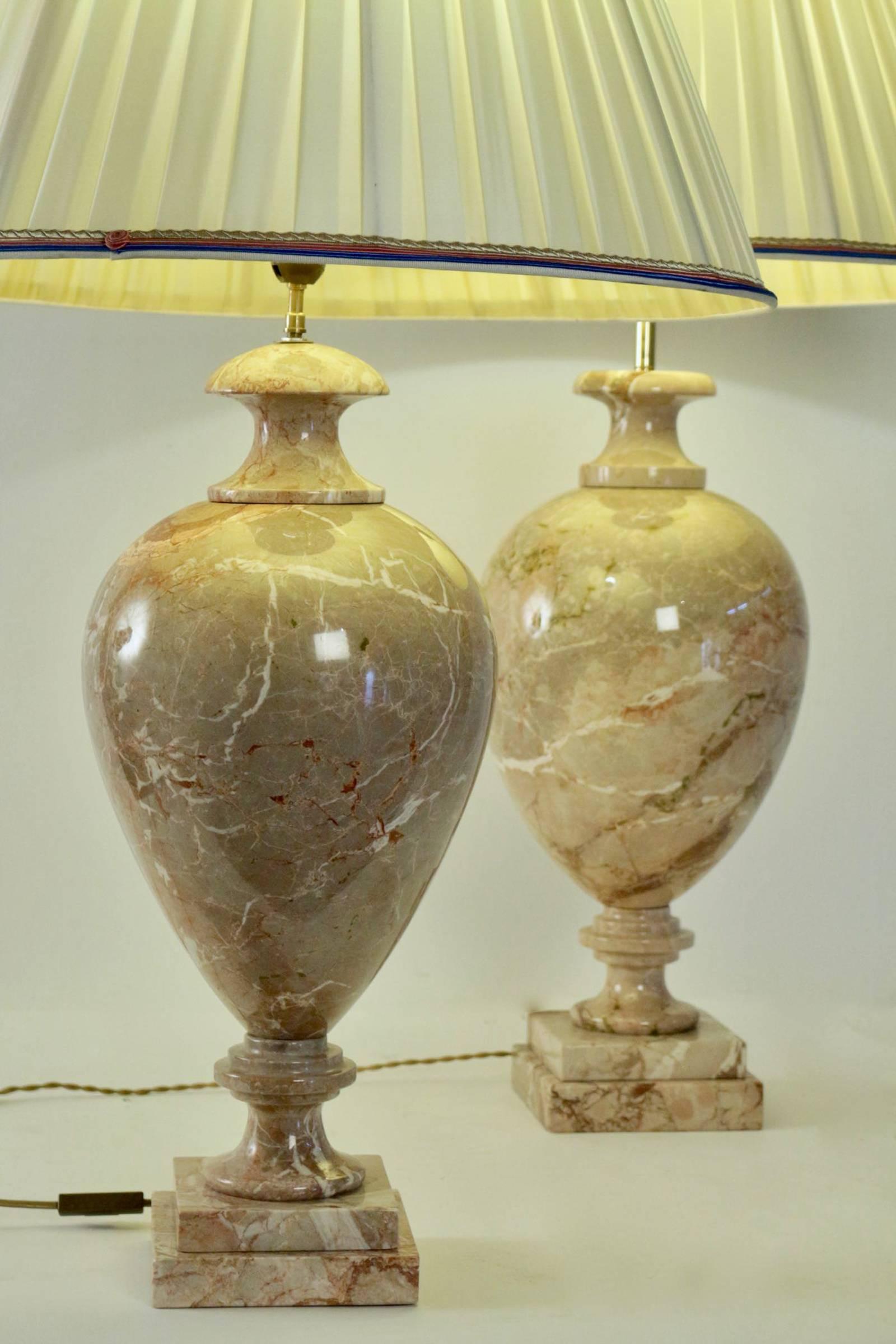 Two Marble Lamps from the 20th Century In Good Condition For Sale In Saint-Ouen, FR