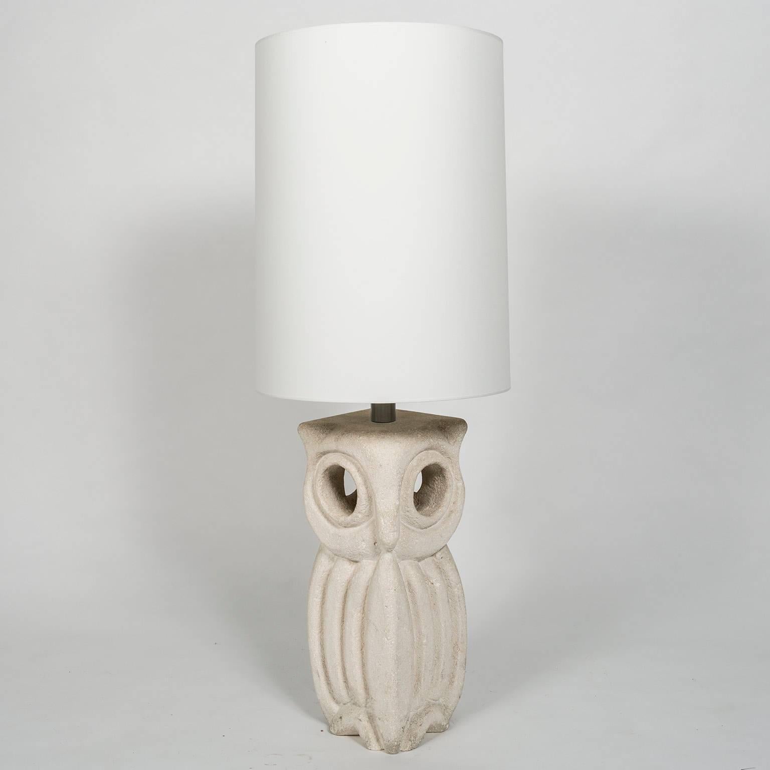 Very Large sculpted owl lamp or lantern in limestone by Albert Tormos. Albert Tormos worked in France during the 1970s and signed with initials AT. The lamp is electrified and has a white linen lampshade 21 inches tall and 16 inches in diameter. The