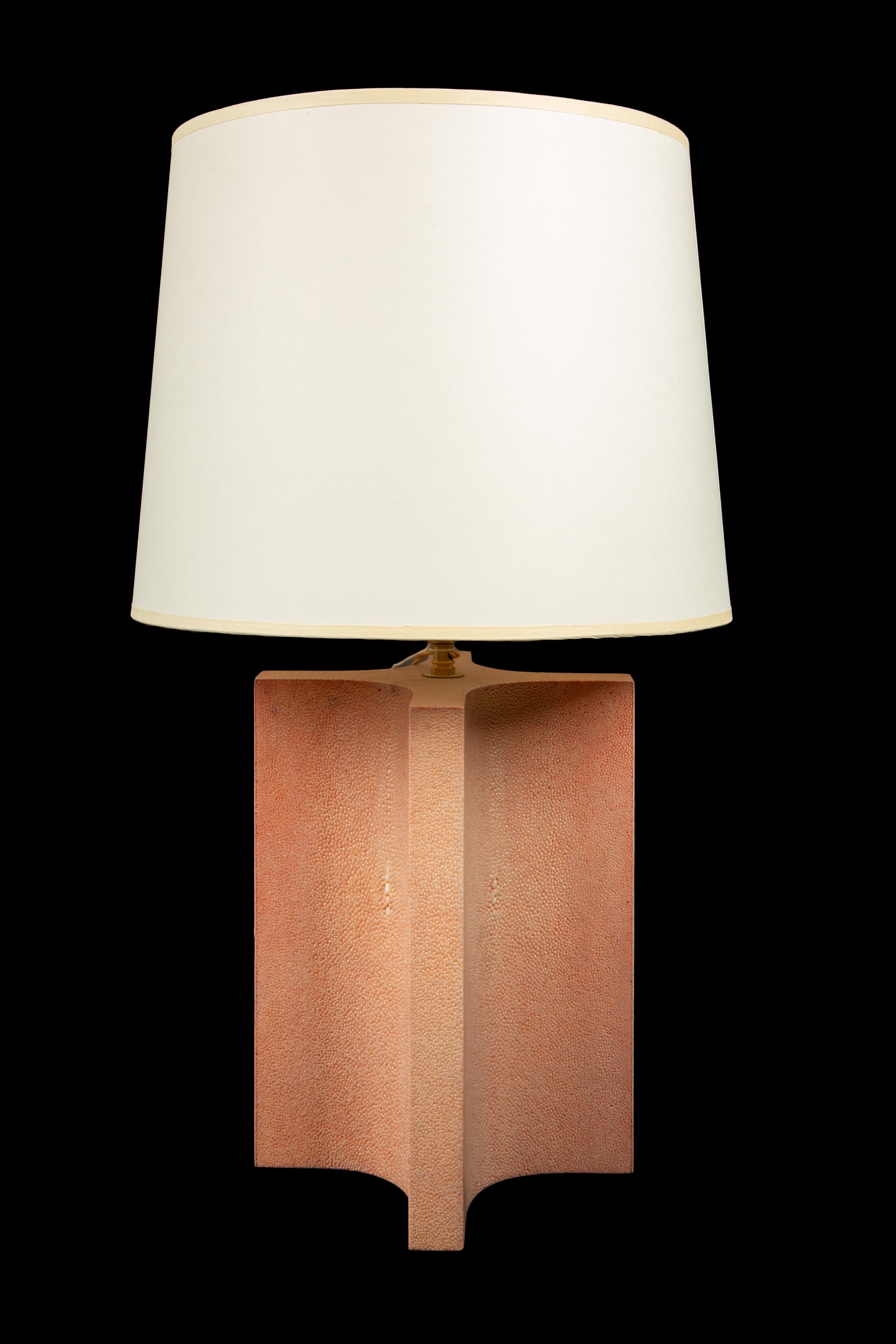 Light pink shagreen lamp

Measures approximately: 9