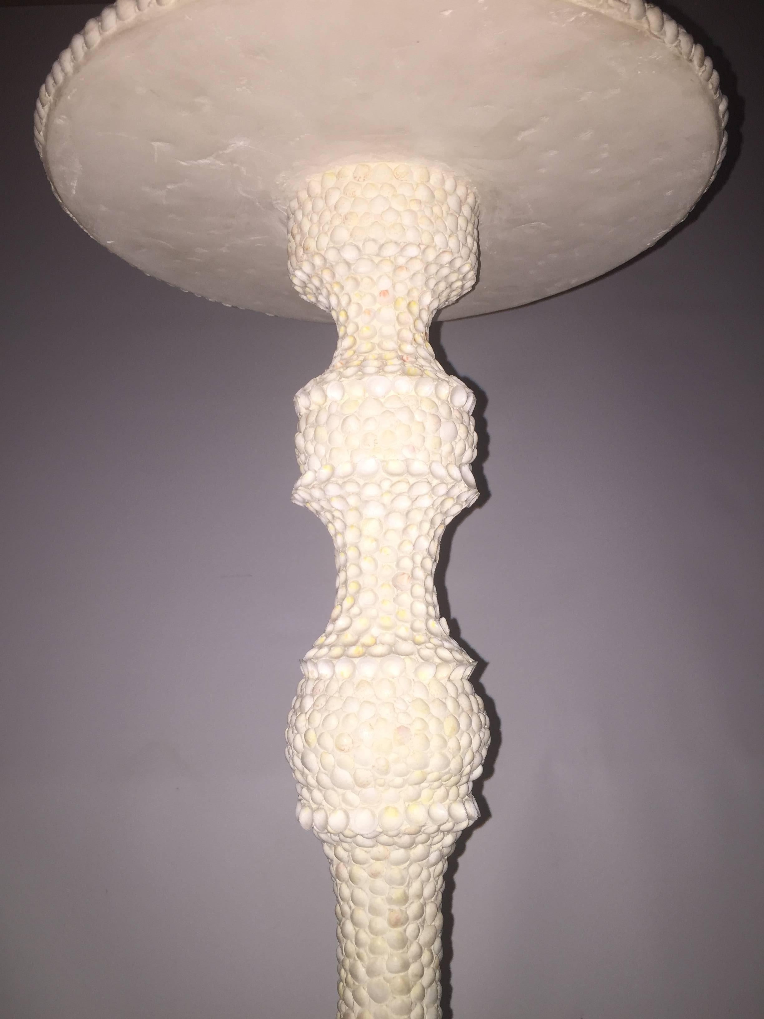 White Shell Encrusted Pedestal Stand In Good Condition In New York, NY