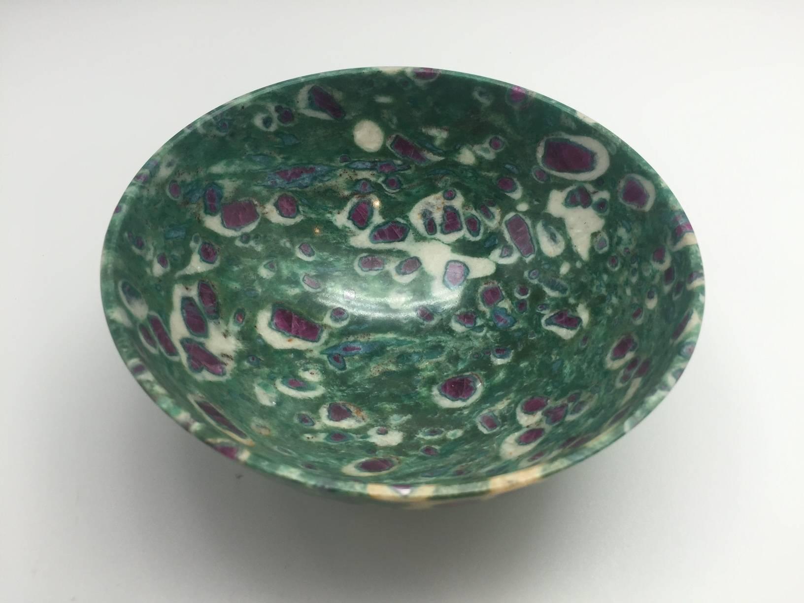 Red Ruby in Green Fuchsite Semi-Precious Footed Stone Bowl In Excellent Condition In New York, NY