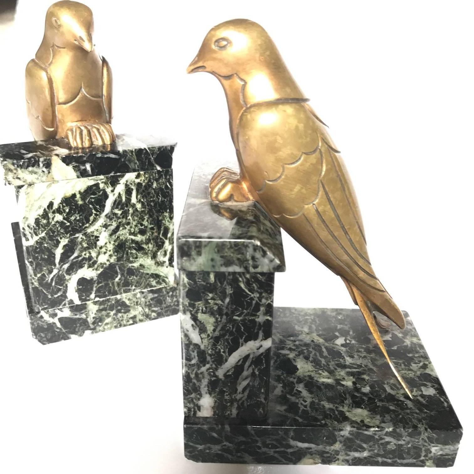 French 1930s Art Deco bronze Swallow bird bookends mounted on marble bases by Suzanne Bizard, marked 
