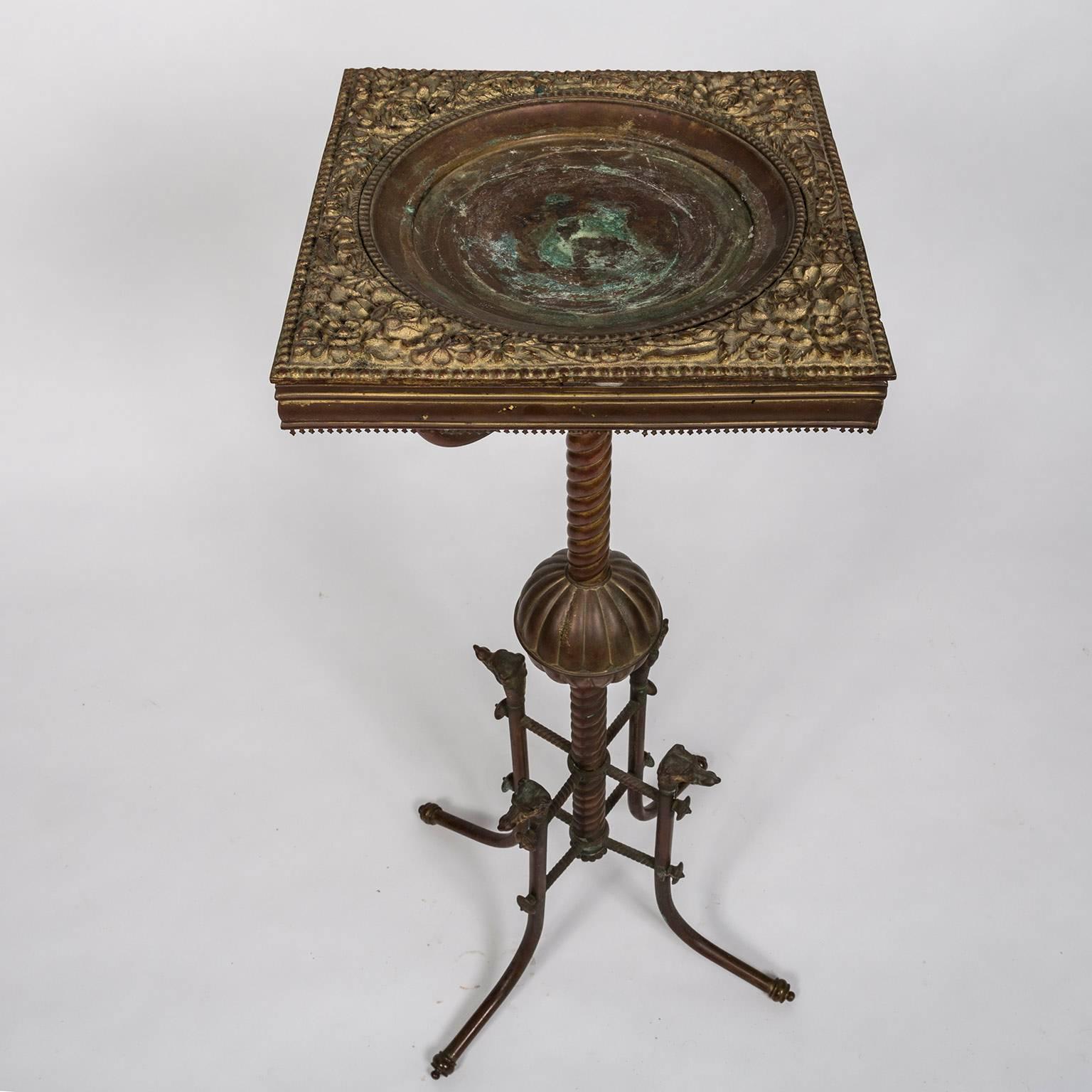 Copper Repousse Plant Stand with Dog's Head Decoration, American, circa 1900 In Good Condition In New York, NY