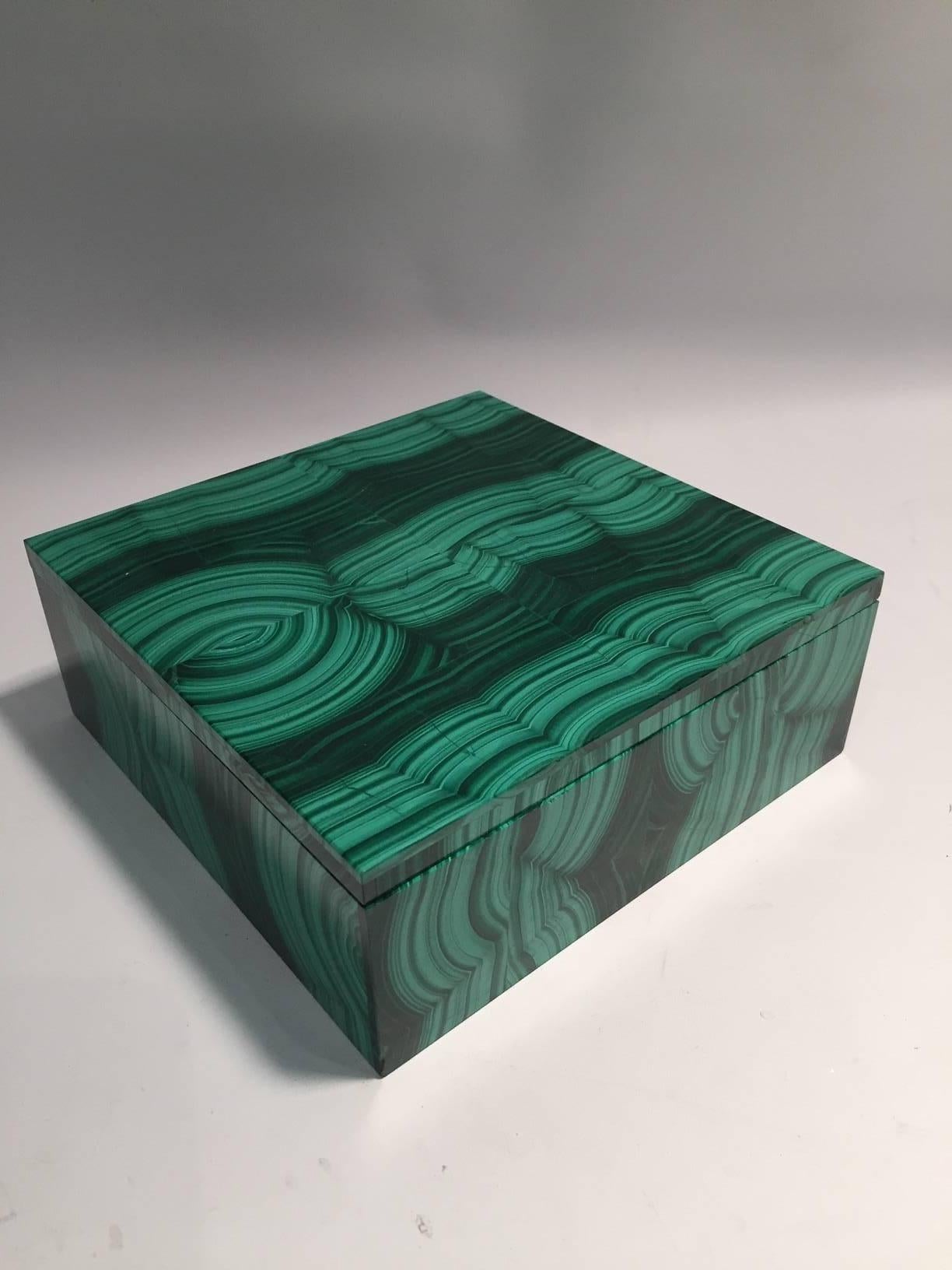 Large Square Bookmatched Malachite Box with Removable Lid Made in India In Good Condition For Sale In New York, NY