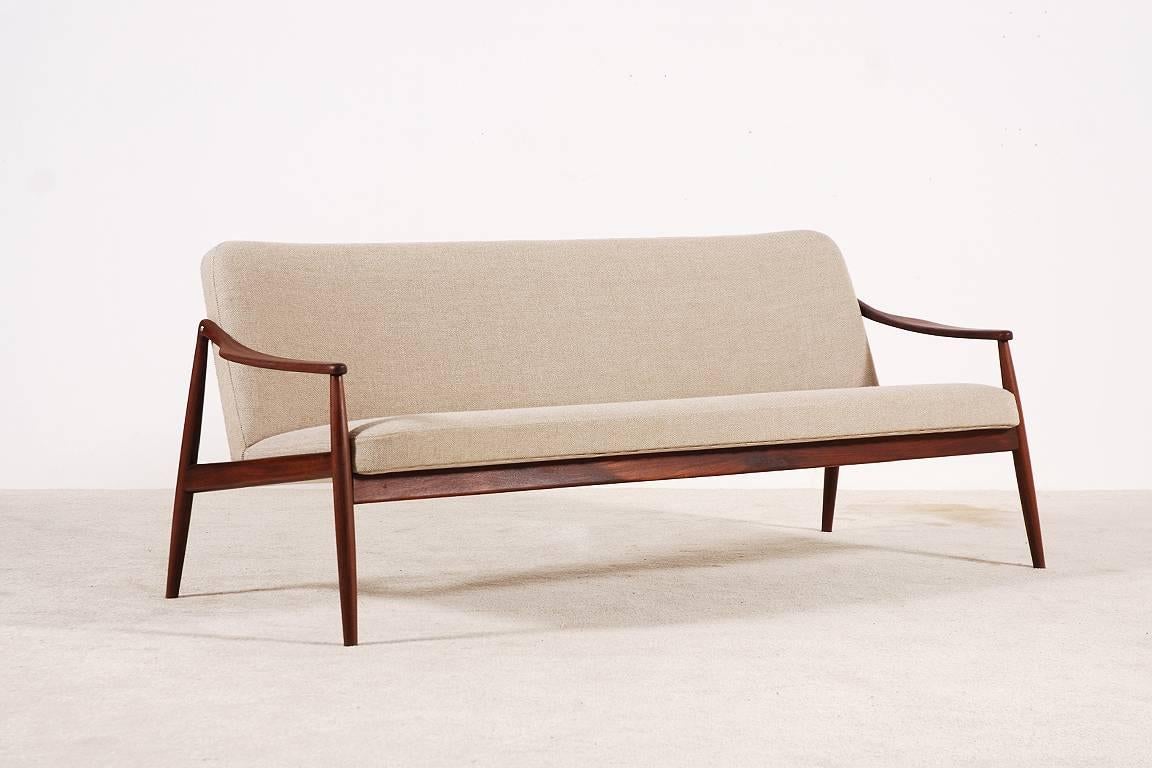 Mid-Century Modern Beautiful Hartmut Lohmeyer Three-Seat Teak Sofa for Wilkhahn, 1950s
