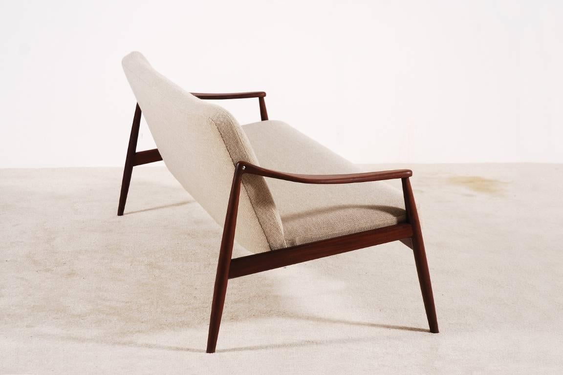 Beautiful Hartmut Lohmeyer Three-Seat Teak Sofa for Wilkhahn, 1950s In Excellent Condition In Paris, FR