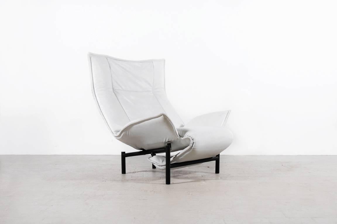 Mid-Century Modern Vico Magistretti paire de chaises longues 