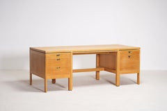 Borge Mogensen Oak Executive Desk for P. Lauritsen & Son, 1960.