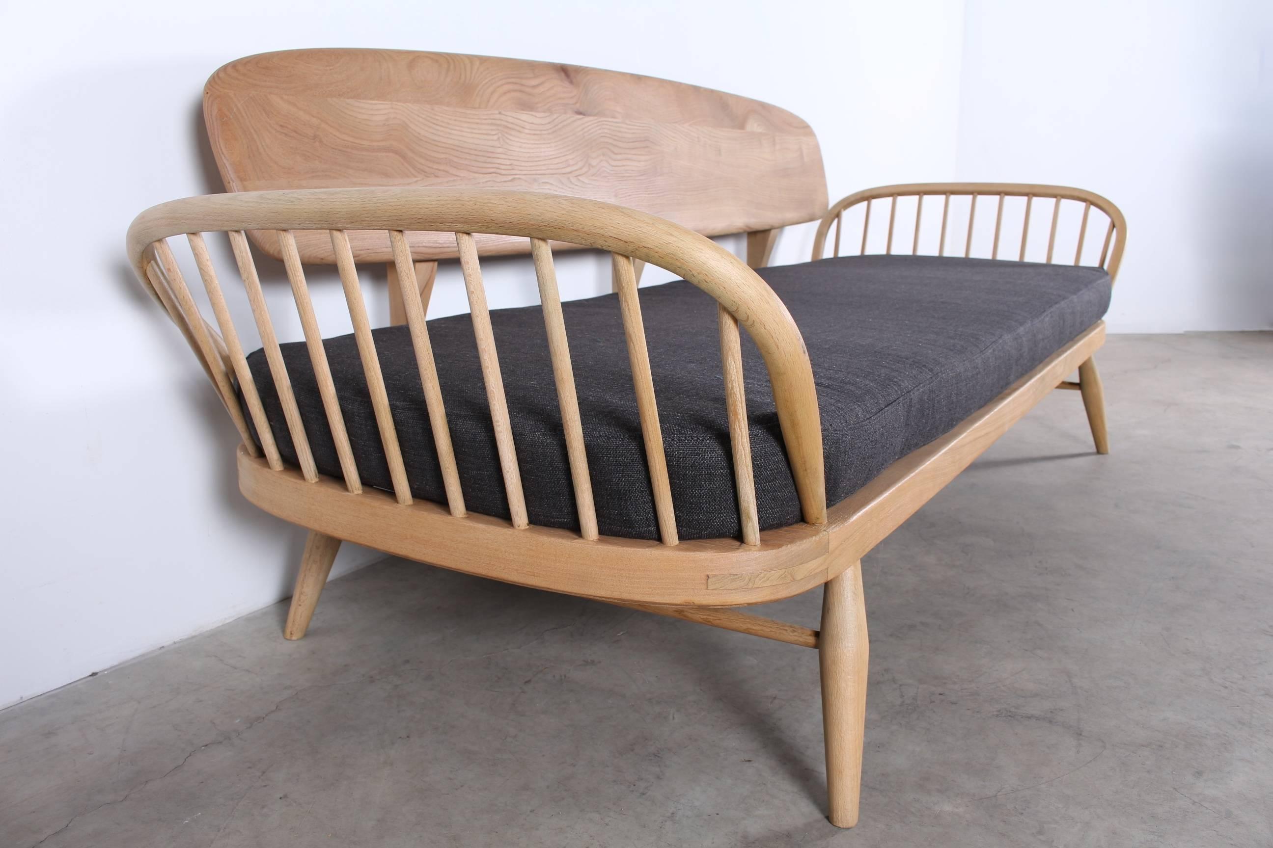 Mid-Century Modern Luigi Ercolani for Ercol Daybed Couch Sofa ‘Model 355’ For Sale